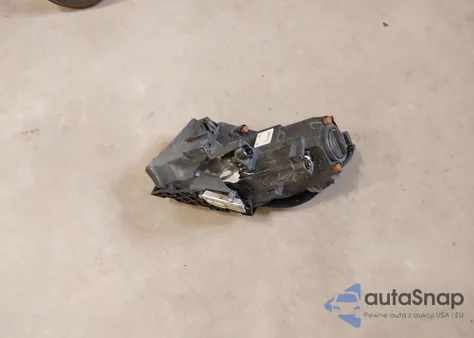 2018 Jeep Compass Latitude 4X4 z USA, uszkodzony, nr VIN 3C4NJDBB7JT331882